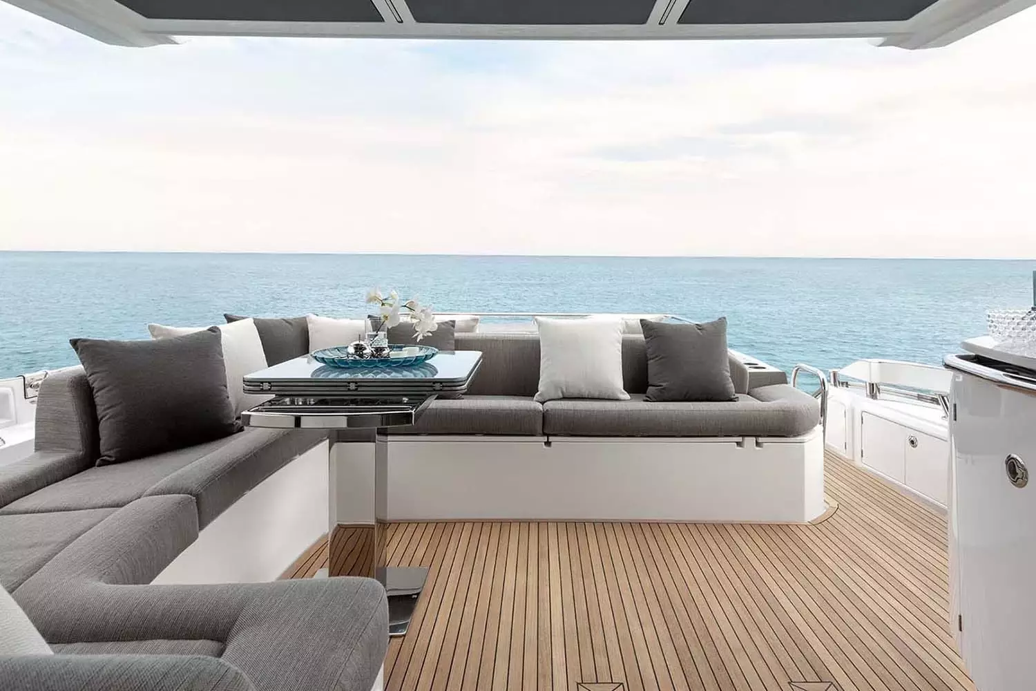 azimut s6 yacht for sale AMF aft deck exterior